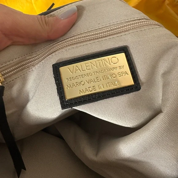 Valentino by Mario Valentino - Picture 4 of 5